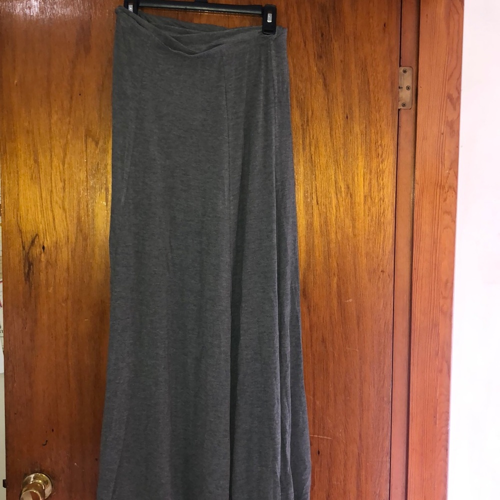 Simple floor length maxi skirt with tags